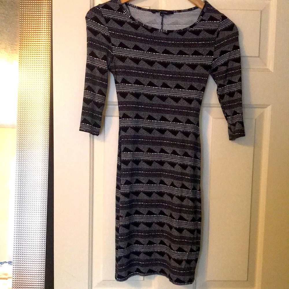 Black and white bodycon dress